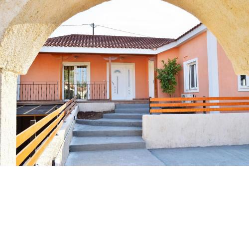 Rea House Razata 1