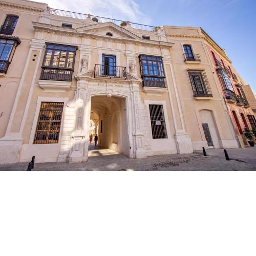 Real Casa de la Moneda Deluxe Apartments