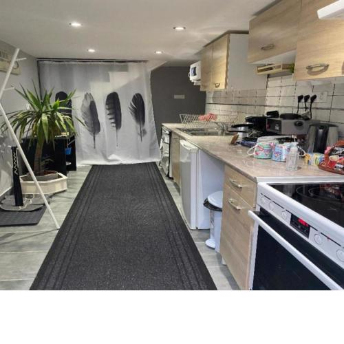 Real Deal Apartment