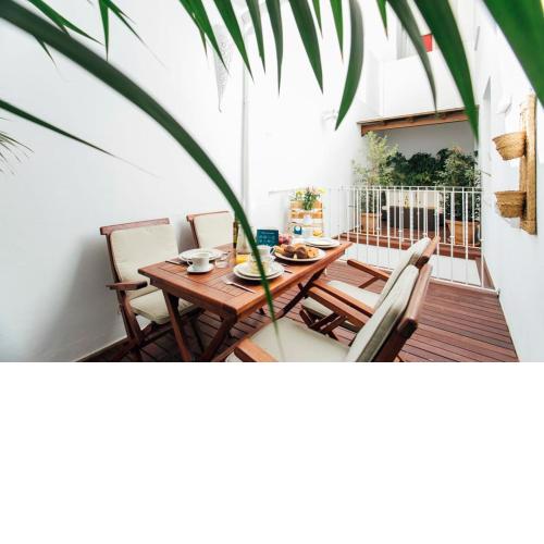 Recaredo Apartments