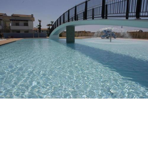 Recently built Apartment with big swimming pool and balcony n0500