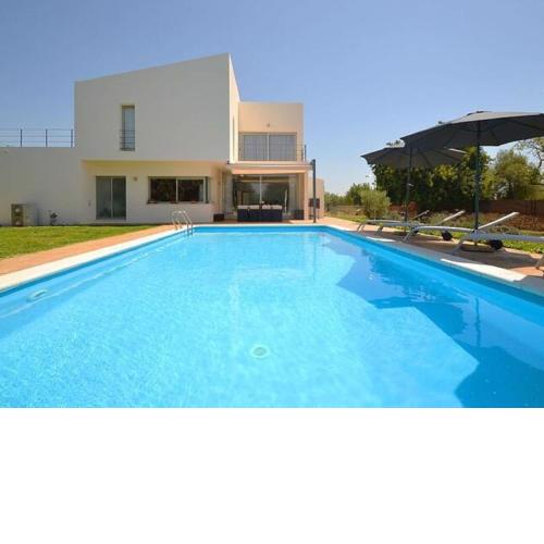 Recently built country house in a minimalist style private pool detached