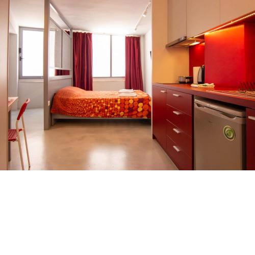 Red cosy studio in Athens center