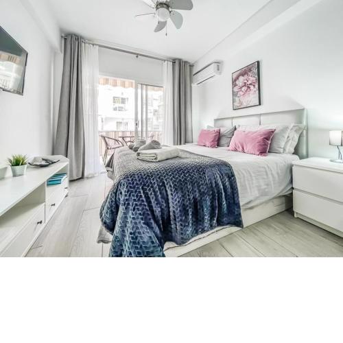 Reformed studio apartment in central Nerja 3K