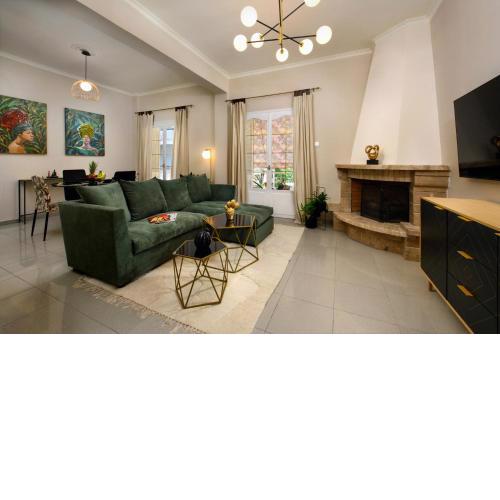 Regina's Downtown Apartment