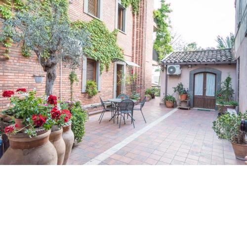 Relais Chiesa Madre - Rooms and Apartments