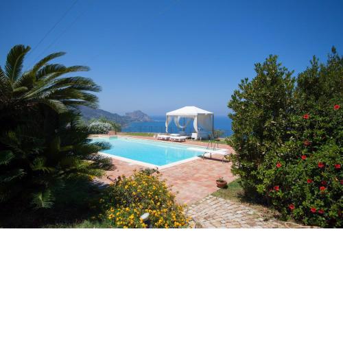 Relax at the Swimming Pool by Wonderful Italy
