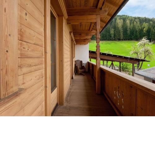 Relaxing Apartment in Hainzenberg with Ski Storage