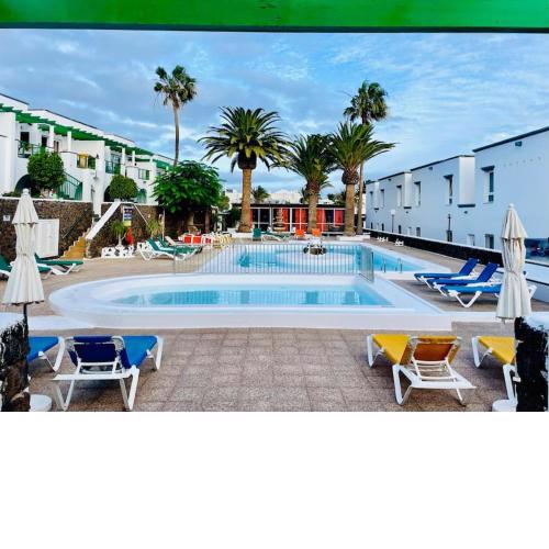 Relaxing upper floor Apartment- exclusive complex.