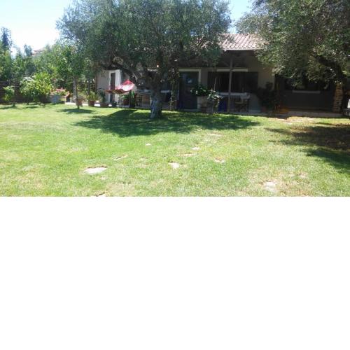 Relaxing Vila at Avramio village