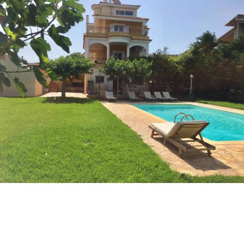 Relaxing Villa with Swimming Pool and Garden