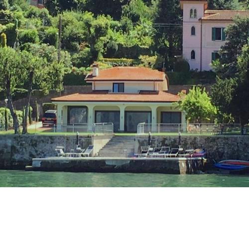 Remarkable 4-Bed Villa in Bellano
