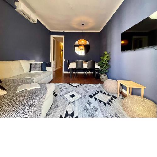 Renovated 4BD in Sagrada Familia!