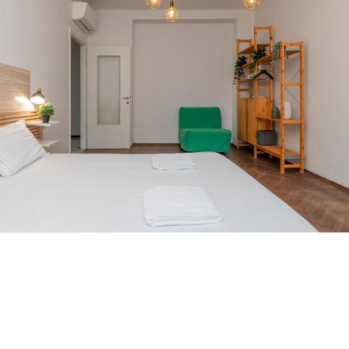[Renovated apartment close to central station] Ponte Seveso 42