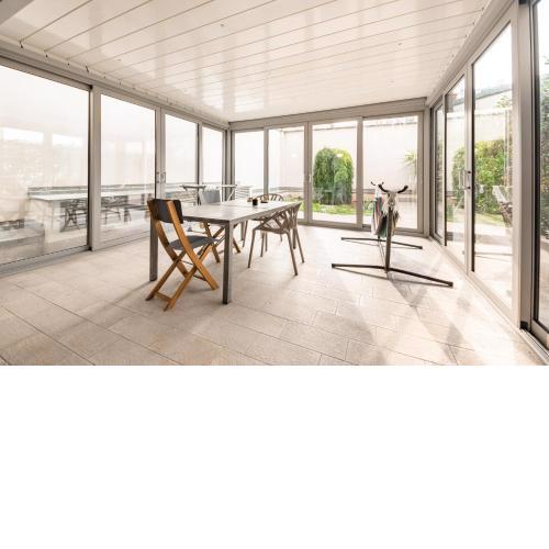 Renovated APT with Garden & Veranda!