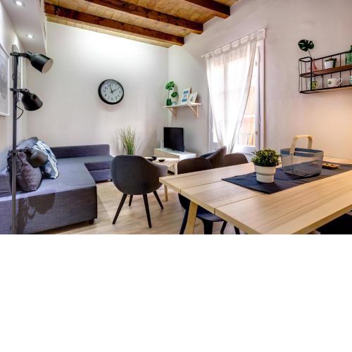 Renovated & Classic 3-Bedroom Sagrada Familia Apt.