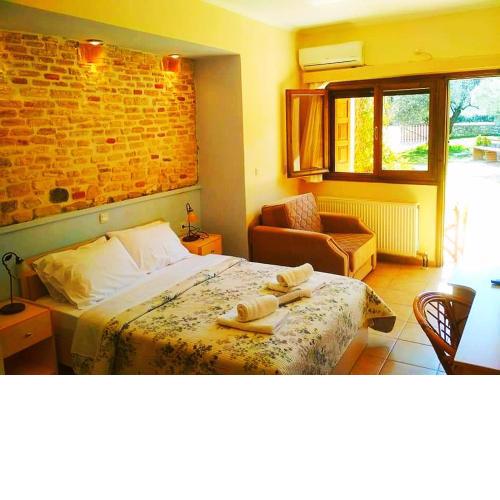 Rent Rooms Alexiou