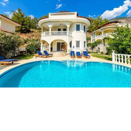 Rent Your Own Luxury Villa with 4 Bedrooms, Dalaman Villa 1052