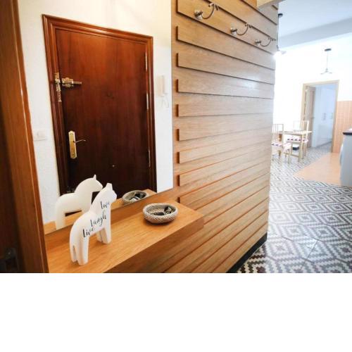 RentalSevilla Cool flat in Triana with parking.