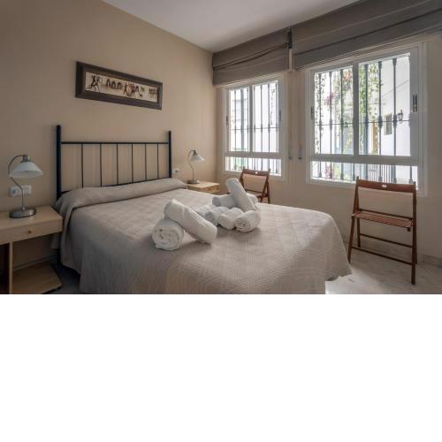 RentalSevilla Moderno apartamento en Santa Cruz con Parking para coche mediano