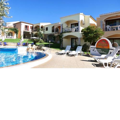Residence con piscina a Badesi, appartamenti con WIFI e A.C