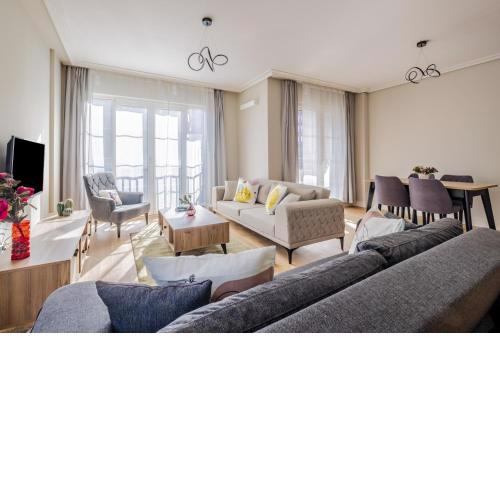 Residence Flat with Balcony in Umraniye