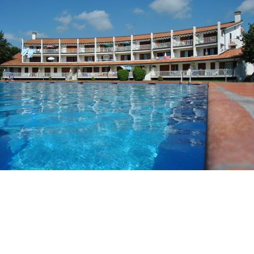 Residence Selenis bilocale vista piscina