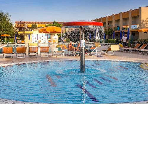 Residence with Pool Near Caorle - Apartment with Terrace First Floor with Lift