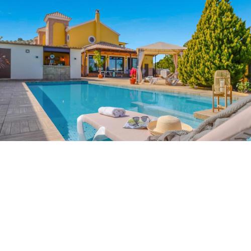 Residencial Las Torrecillas Casa 15 Puente Genil by Ruralidays