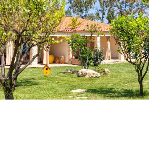 Residenza Antoniana Villa Grecale con parco a ridosso della spiaggia