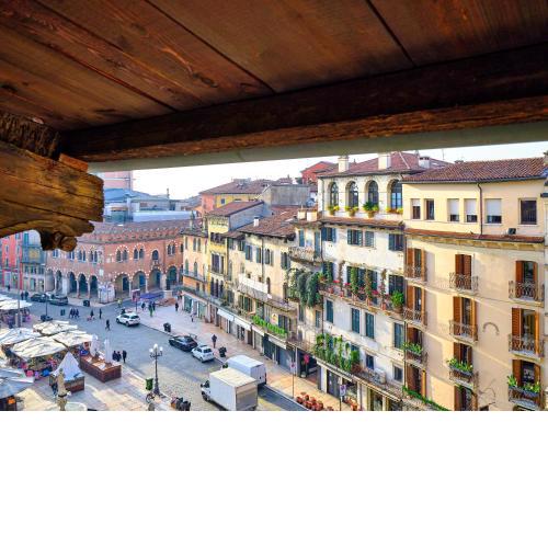 Residenza Degli Scaligeri - Piazza Erbe