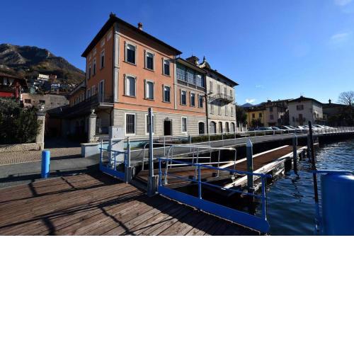 Residenza di Prestigio In Riva al Lago Marone Primo Piano