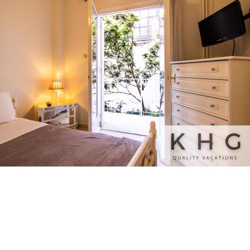 Retreat in Exarcheia Athens!