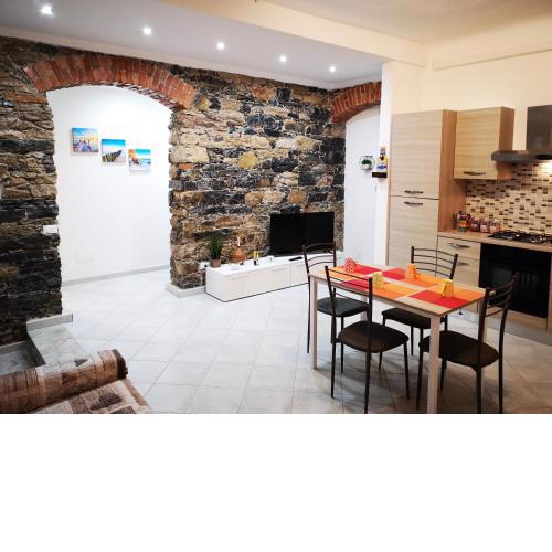Revel Apartments Central Station Cinque Terre
