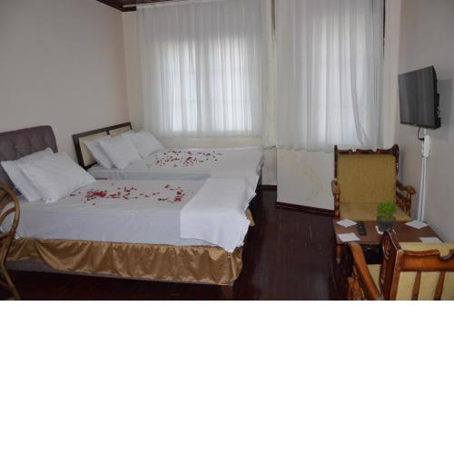Reyna Suite