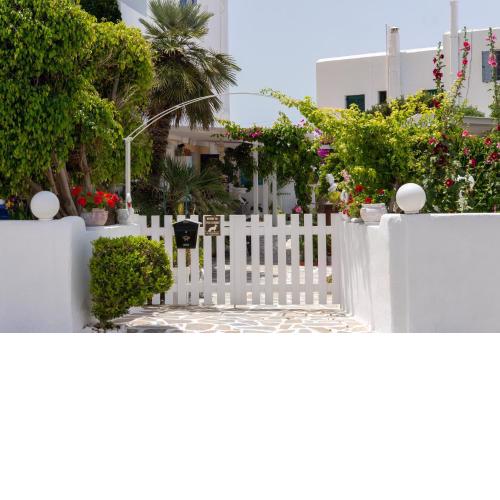 Ricos Two Bedroom House - Naoussa Paros