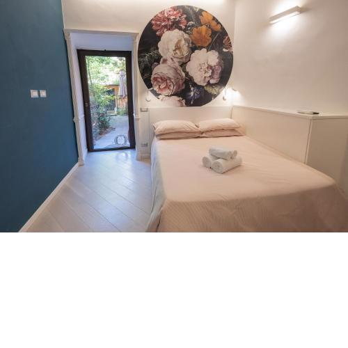 Rione Monti Studio Apt with private garden
