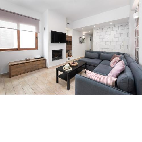 Ritas Modern In-City House