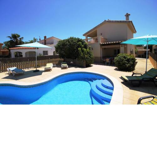 Riumar 'Eva', 300m to beach, private pool, On-Site-Service, dog beach
