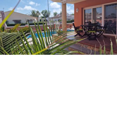 Riumar "Mireli", 300m to beach, private pool, On-Site-Service, dog beach