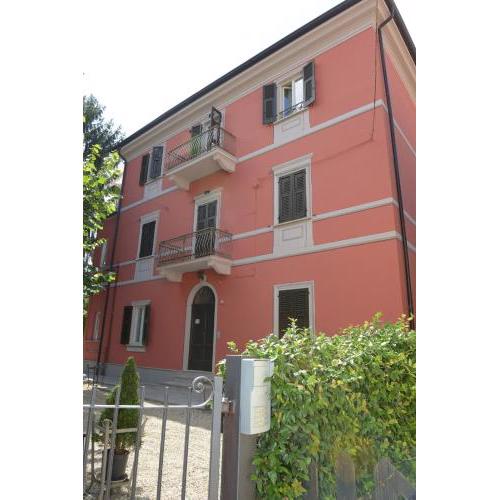 Rivaro Palace
