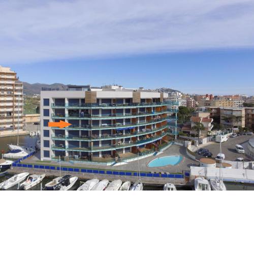 RNET - Apartments Roses Port Trebol