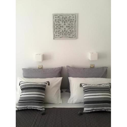Rodia Studios & Apartments