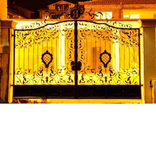 Roel Residence