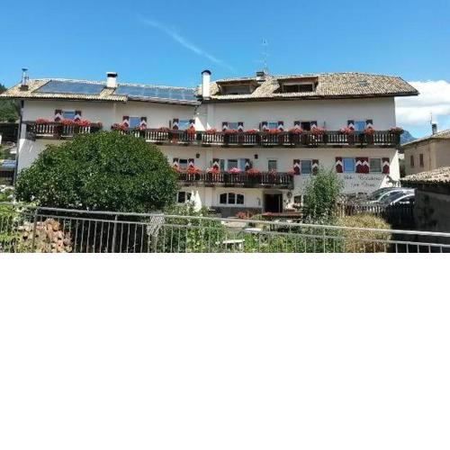 Roessl Apartment 100