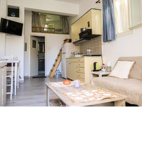 Roi's Residence