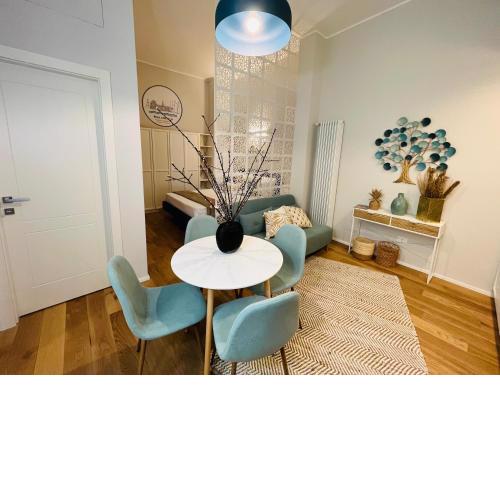 Rolli De Mar - modern apartment, historic palace