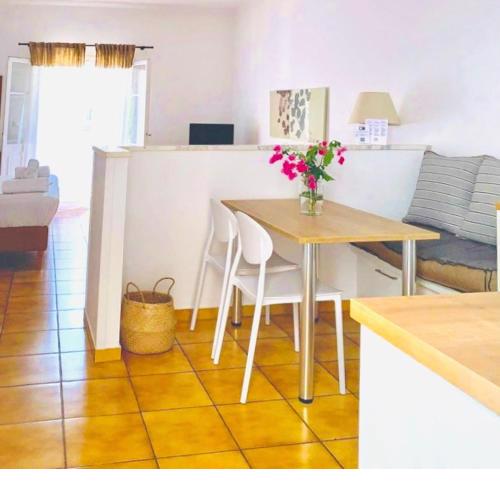 Romanos apartments