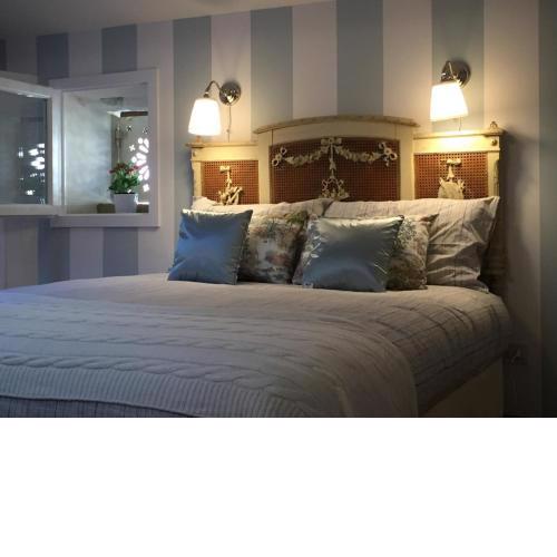 Romantic and Charming Apartments