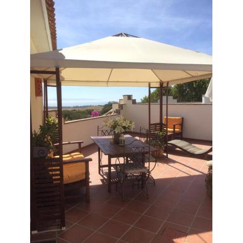 Romantic apartment, 5 mins from beach with scenic view & 350mbps high speed WiFi